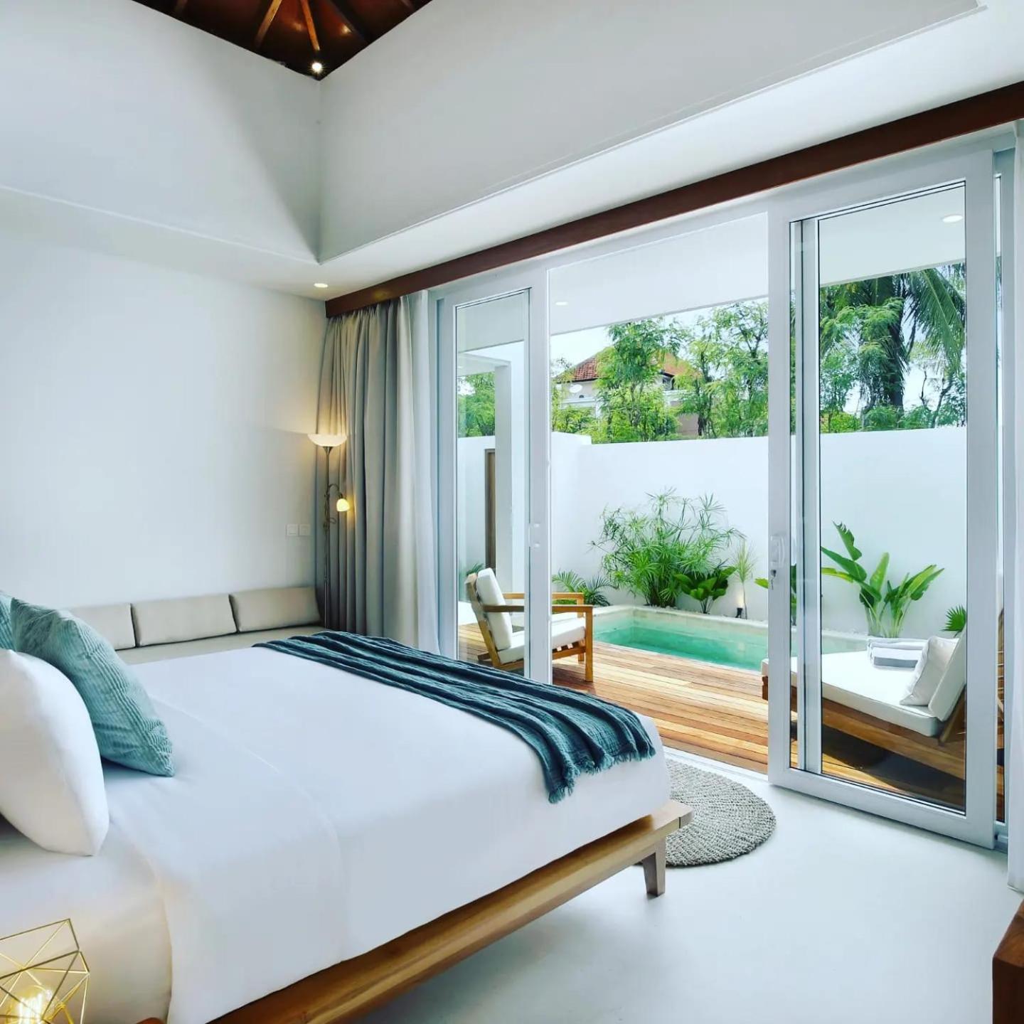 Neptune Studios Adults Only Gym And Recovery Access Kuta  ภายนอก รูปภาพ